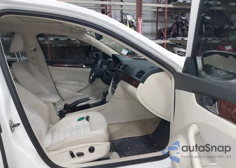 2012 Volkswagen Passat 2.0L Tdi Sel Premium from USA, damaged, VIN 1VWCN7A35CC088608